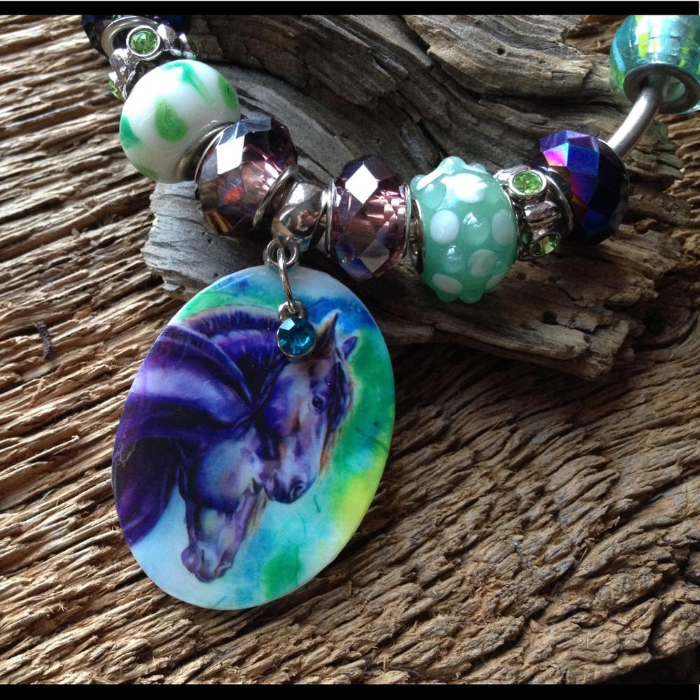 Horse Valentines bracelet with 2 black horses